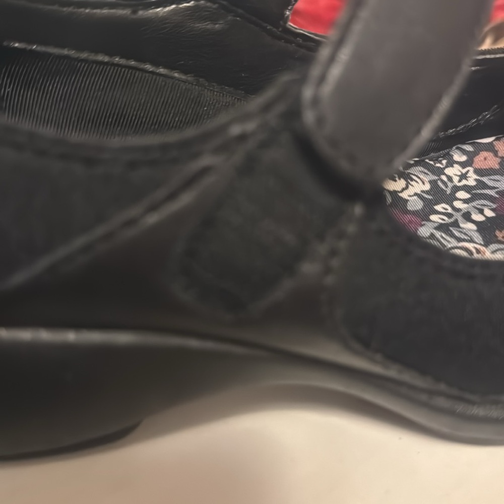Eurostep black shoes size 6.5. New in box worn once. - Picture 8 of 8